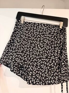 SHEIN Black & White Floral Asymmetrical Wrap Skirt